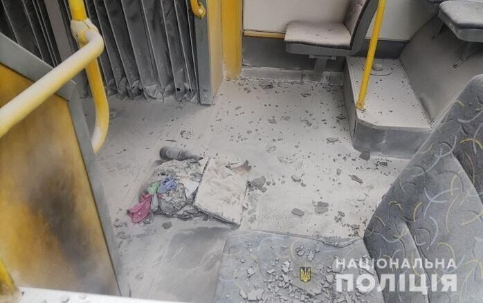 Если на майдане бросать коктейли Молотова было геройством, то... почему в троллейбус нельзя (?)