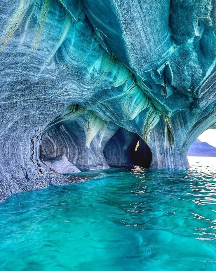 25. Мраморные пещеры в Чили