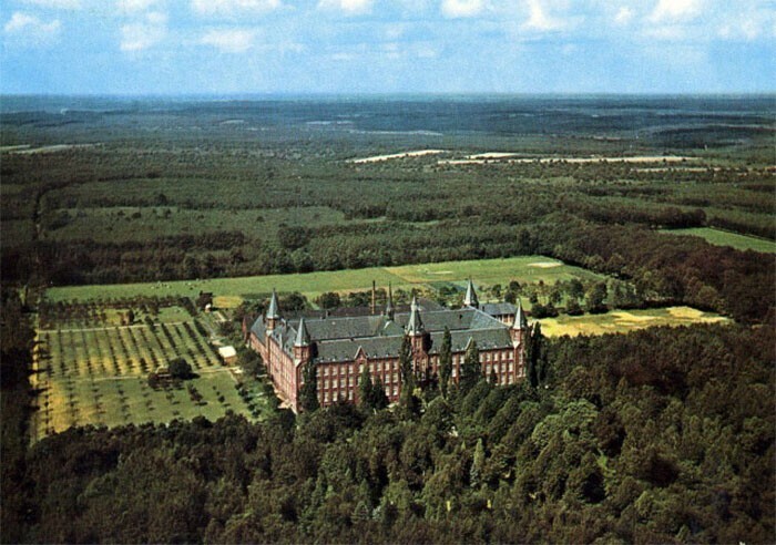 Монастырь Святого Людвига, Нидерланды. Снесен в 2015 г.