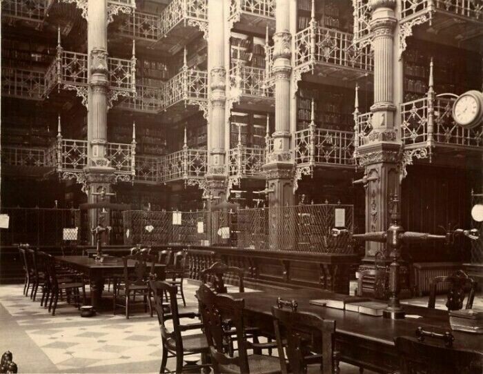 Старая библиотека  в Детройте, Мичиган. Открыта в 1877 г. , снесена в 1931 г.
