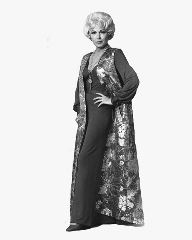 Июнь 1971 года. Американская актриса Лана Тёрнер в роли Анны Стэнли в пьесе «Сорок карат».