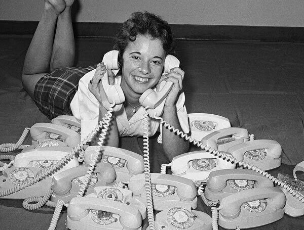 Почему в СССР установить домашний телефон было большой проблемой?