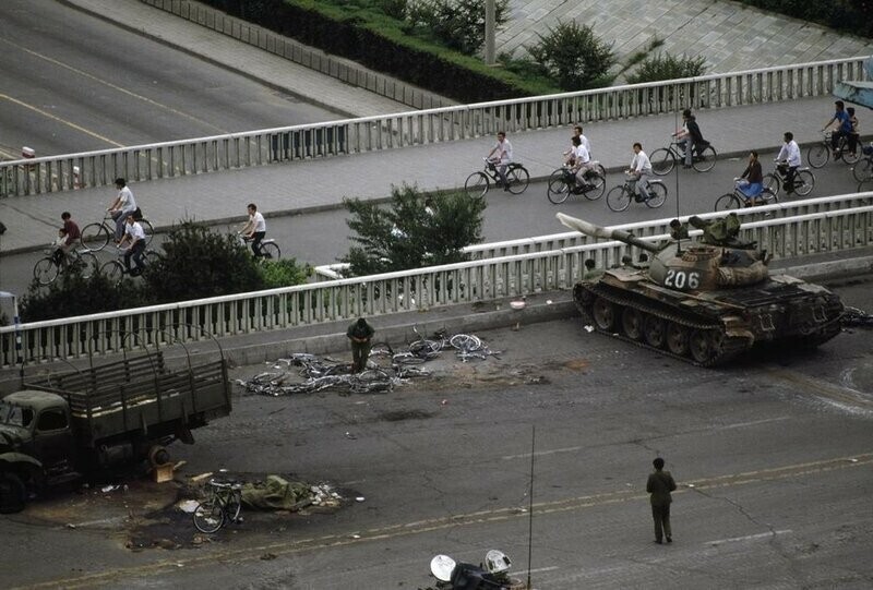 4 июня 1989 года США и Европа попытались организовать в Китае "цветную революцию". Тяньаньмэнь