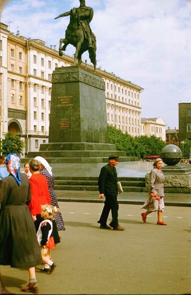 Москва 1950-ых на цветных фотографиях