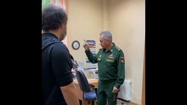 Шойгу не нашел в военкомате компьютеров: «Как партизаны письма закладываете?» 