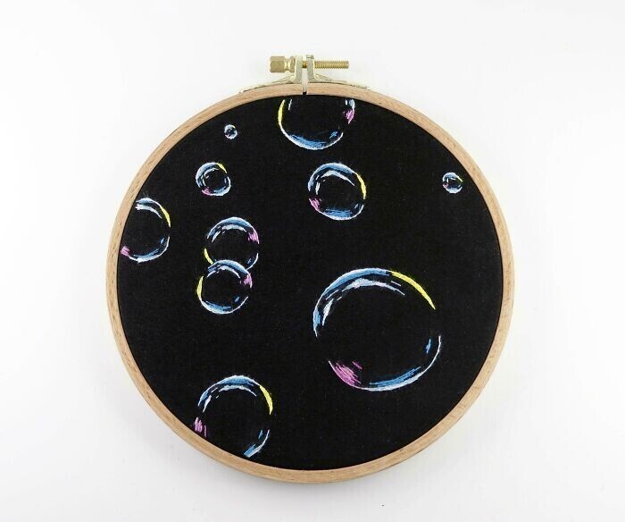15. "Ручная вышивка с изображением мыльных пузырей"