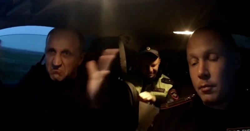 Ты не ты, когда голоден: в Иркутской области пьяный водитель съел протокол