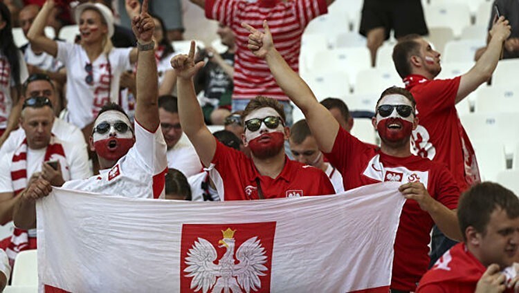 Польских фанатов считают главной угрозой во время Евро в Петербурге