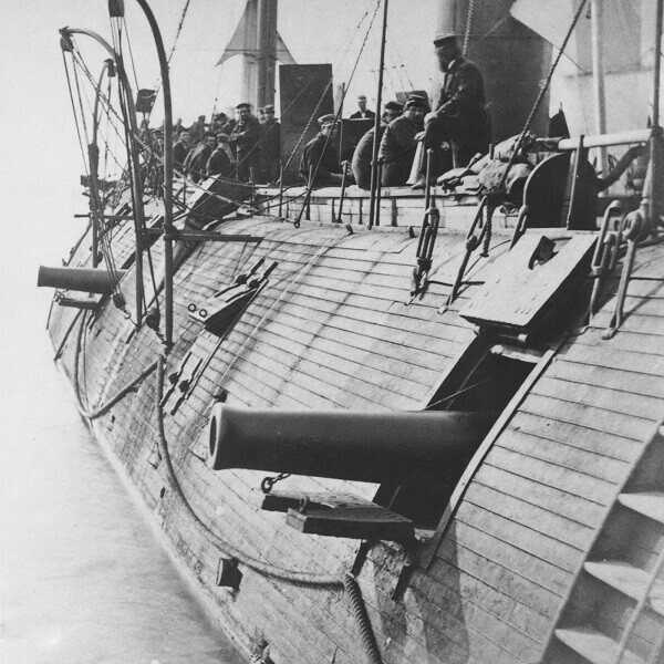 Поврежденный в бою броненосец “Галена”, . Броненосец USS Galena был одним из трёх первых броненосцев американского флота, 1862