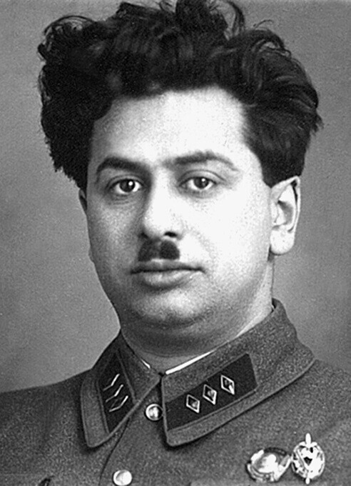 Бегство чекиста. Генрих Люшков