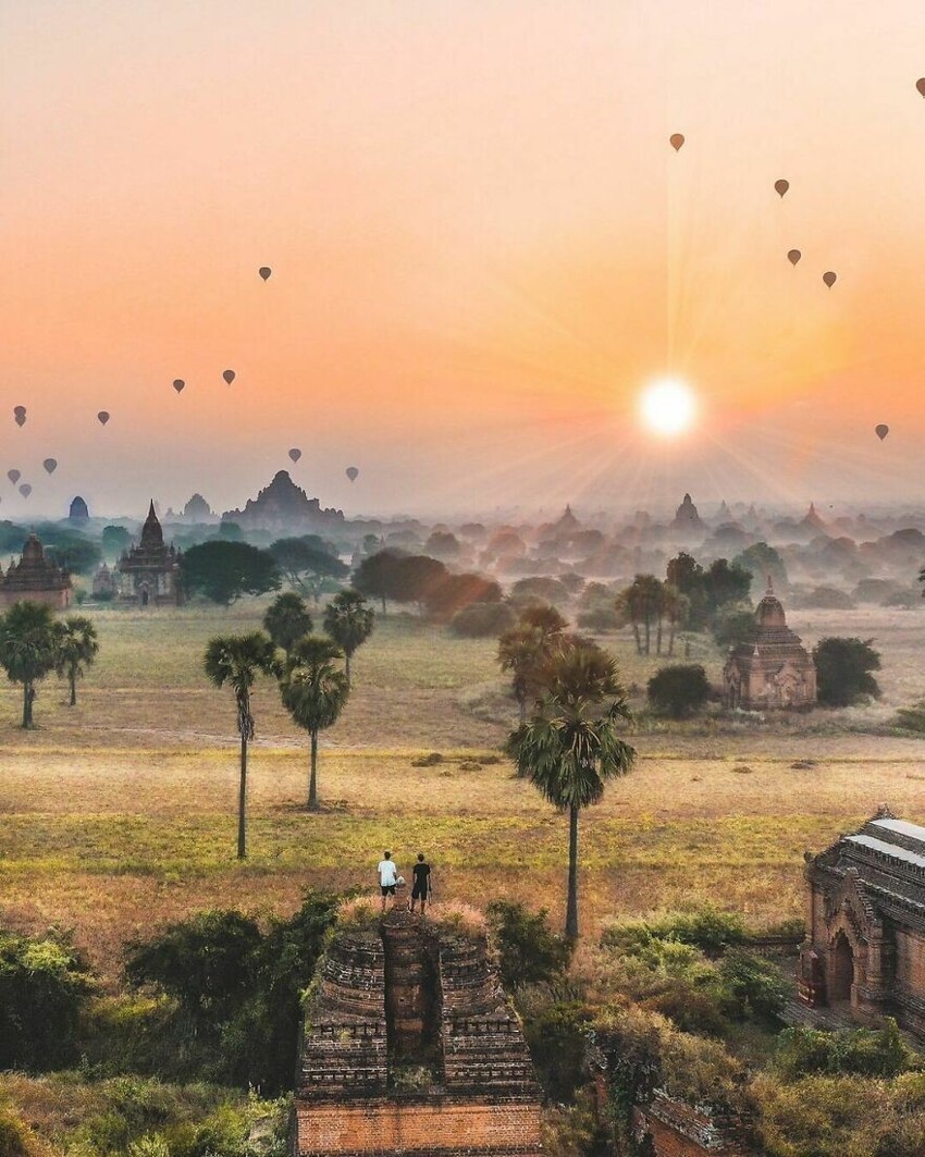 20. Рассвет над Паганом в Мьянме