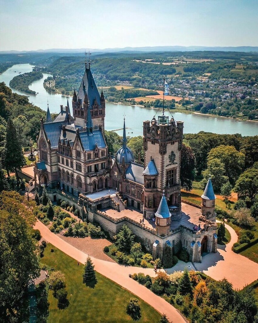 31. Замок Драхенбург в Кенигсвинтере, Германия