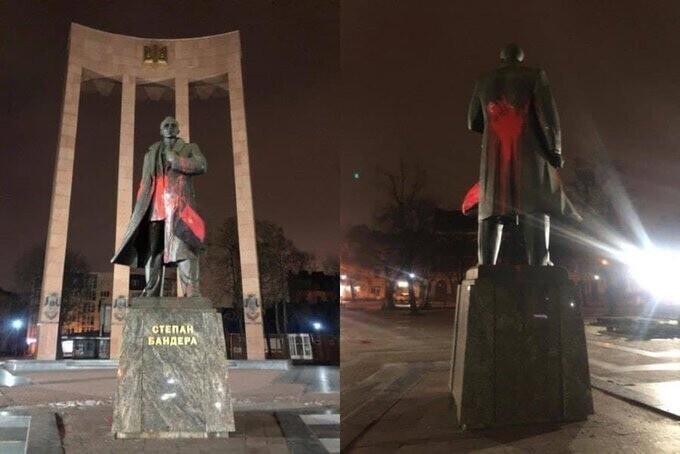 Студенту, который облил краской памятник Бандере во Львове, дали 4 года тюрьмы.