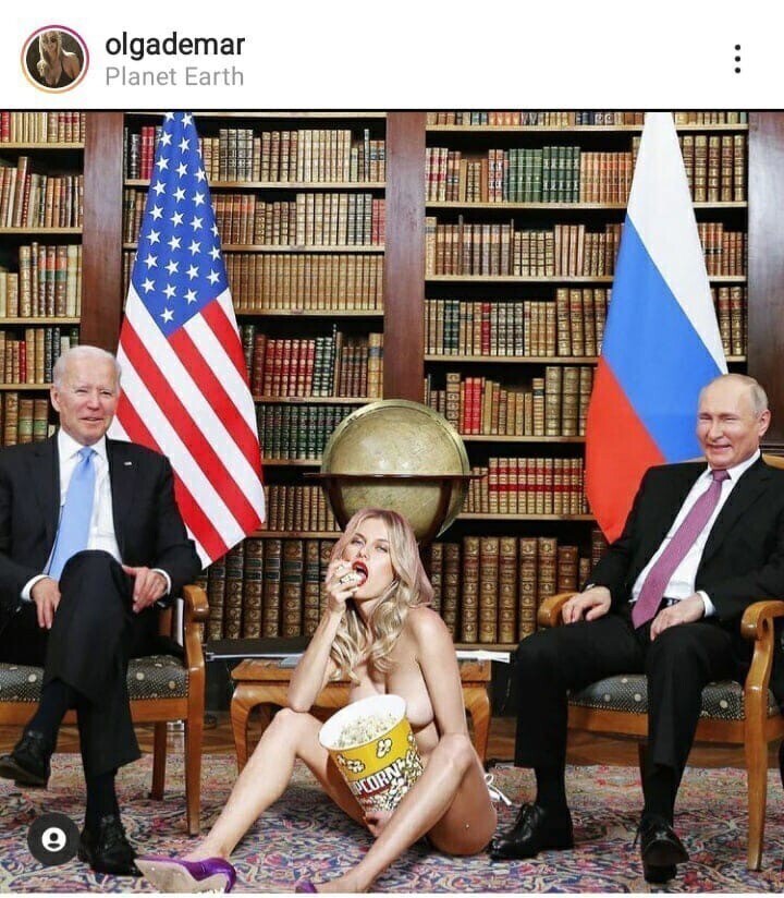 Это украинская порно модель, так она себя изобразила у себя в инстаграме, фото прям показывает место Украины в мире, она думаю даже не поняла что сделала..