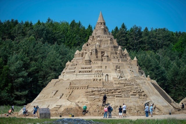 Самый большой замок из песка построен в Германии