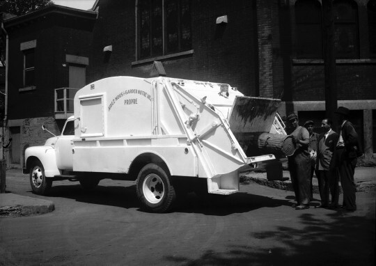 GMC FC352 Garwood Load-Packer Garbage Truck (1947)