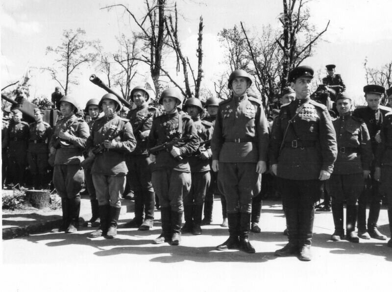 Полный Георгиевский кавалер, большевик, политрук, герой Великой Отечественной