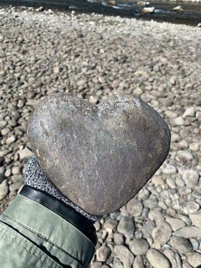 "Я нашел камень в форме сердца"