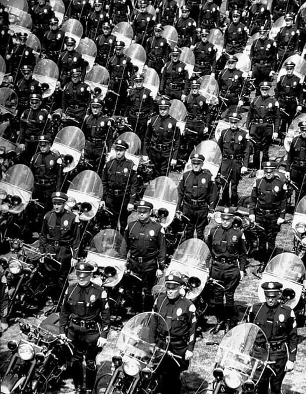Полицейские мотоциклисты на построении. США, 1960-е