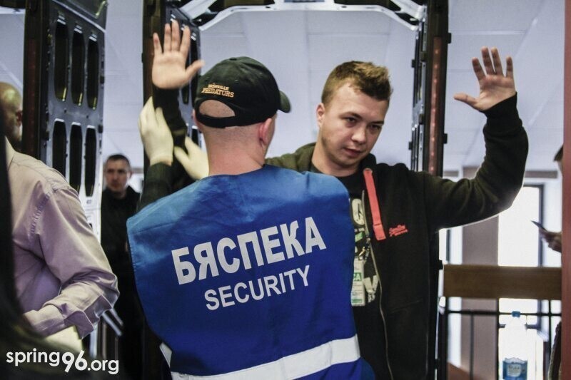 Первая российская авиакомпания стала облетать Беларусь