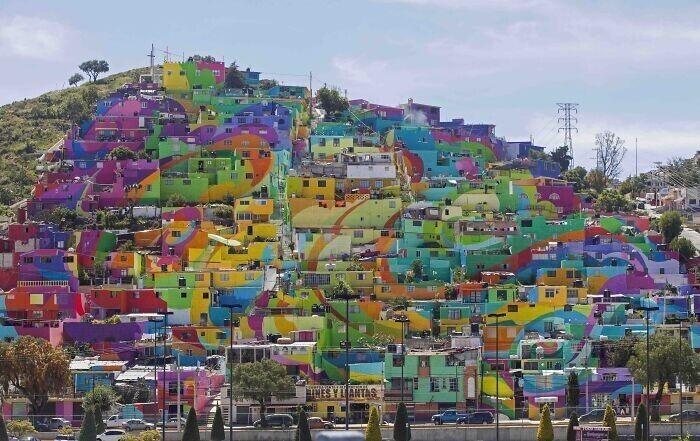 3. Мексиканский город Пачука - одна большая фреска