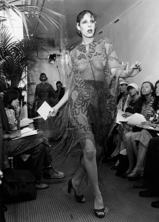 6 июля 1971 года. Лондон. Мода от Зандры Роудс.