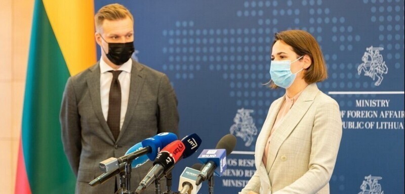 Об этом, передает корреспондент «ПолитНавигатора», было сообщено на совместной пресс-конференции Тихановской Тихановской и министра иностранных дел Литвы Габриэлюса Ландсбергиса в Вильнюсе.
