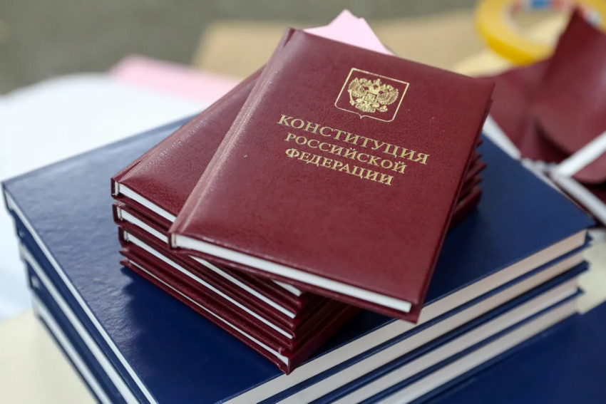 Имеют ли право республики в составе России устанавливать свои государственные языки?