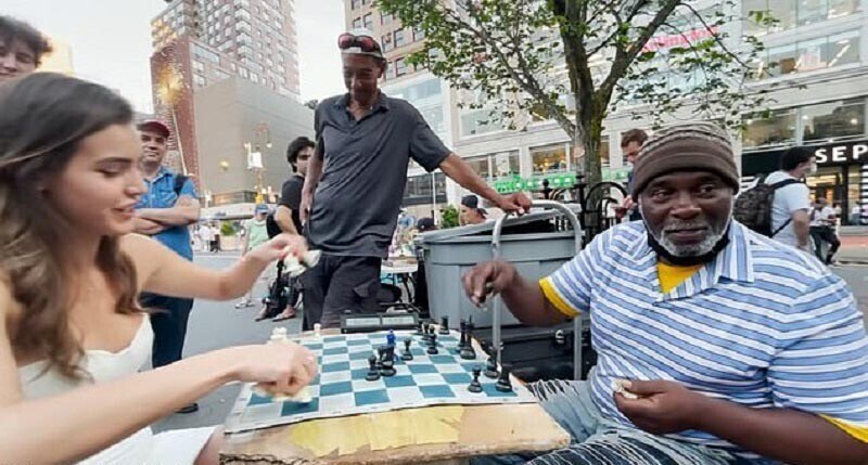 Александра Ботез провела незабываемое шахматное шоу на Манхэттене