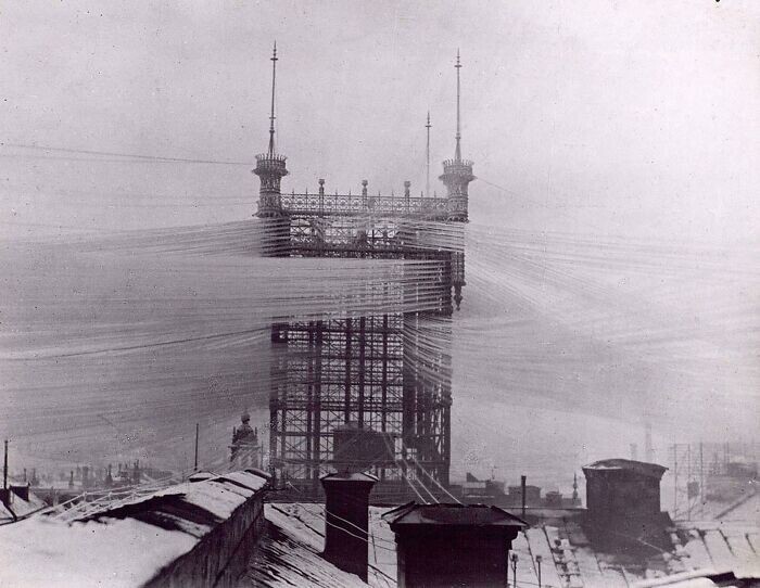 27. Стокгольмская телефонная башня с примерно 5500 телефонными линиями, 1890 г.