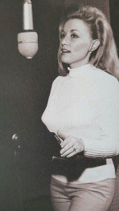 2. Долли Партон в начале карьеры, ок. 1966 года
