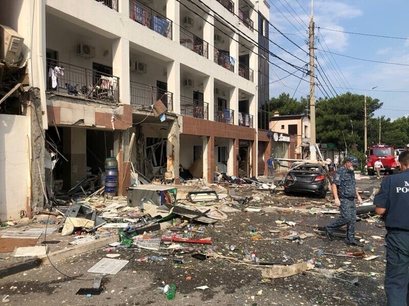Опубликованы видео с места взрыва в гостинице в Геленджике