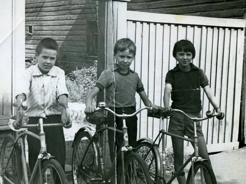 Как детишки в СССР украшали свои велосипеды