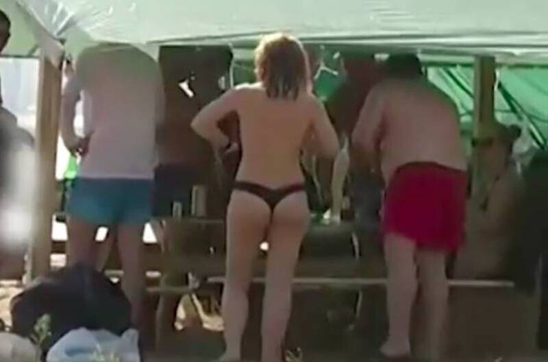"Оставь одежду, всяк сюда входящий": на пляже в Нижнем прошла секс-вечеринка