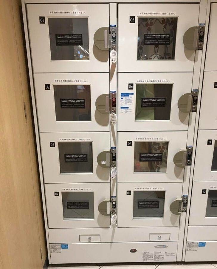 31. Холодильные камеры хранения в торговом центре в Японии