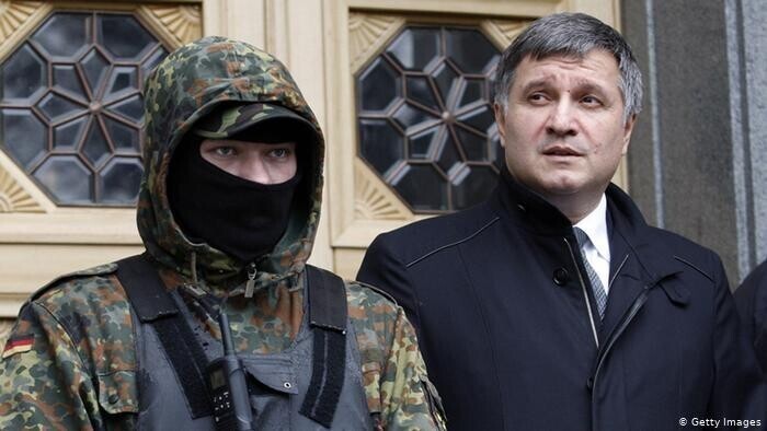 Трусливый нацист: Чем запомнился россиянам бывший глава МВД Украины Арсен Аваков