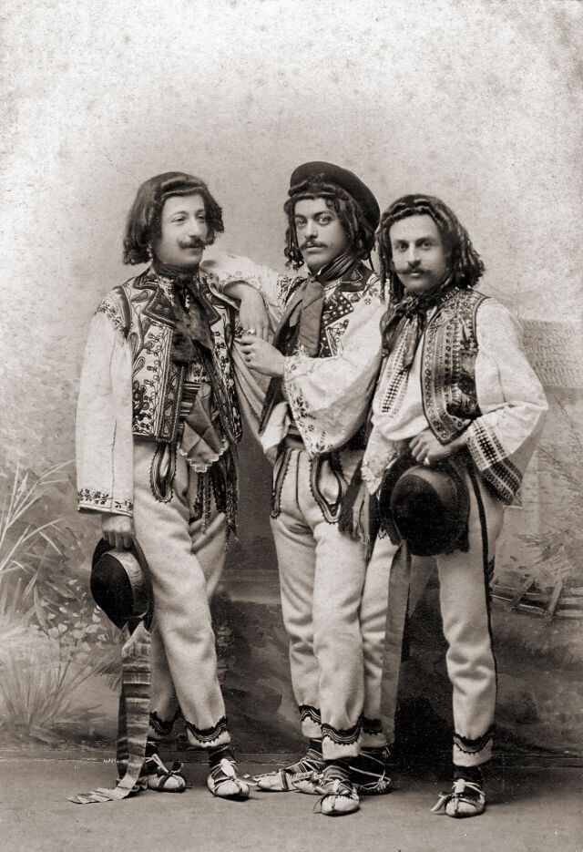 Румынские костюмы