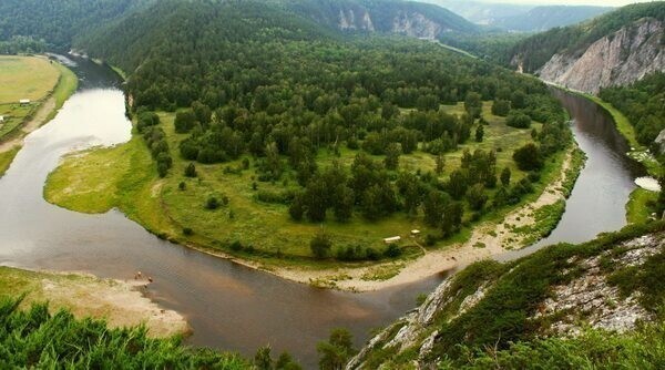 В Башкирии. Была река Белая – станет серая