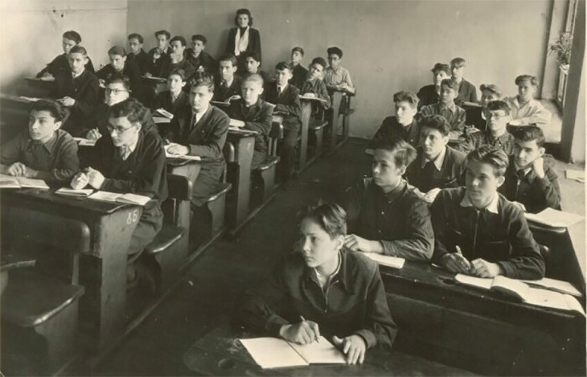 Когда в СССР старшеклассники и студенты платили за обучение
