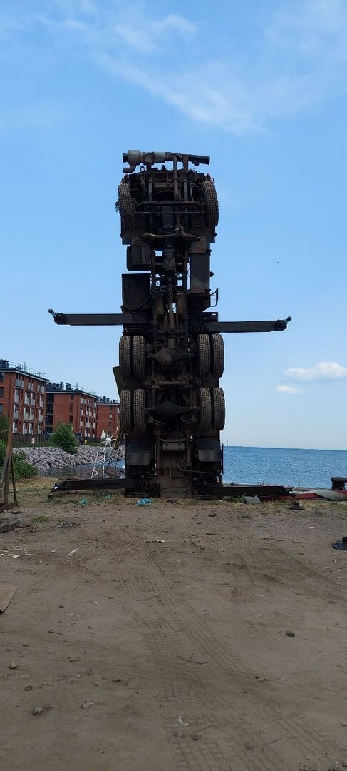 В Кронштадте автокран потопил отремонтированную яхту
