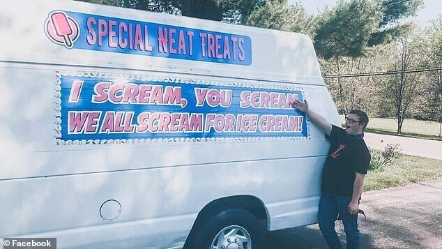 Отец купил киоск с мороженым, чтобы дать работу детям с синдромом Дауна