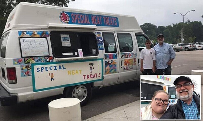 Отец купил киоск с мороженым, чтобы дать работу детям с синдромом Дауна