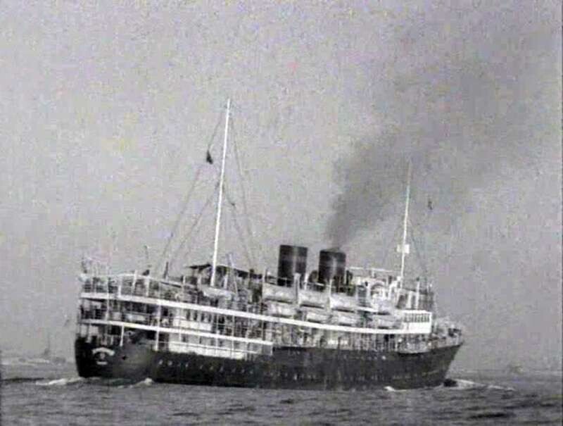 Теплоход "Армения". 7 ноября 1941 года был потоплен немецкой авиацией вблизи южного берега Крыма. Число погибших составило, по разным оценкам, от 4 500 до 10 000 человек. Это в несколько раз больше знаменитого "Титаника"