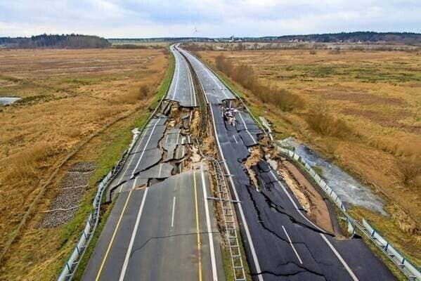 24. Разве может что-то плохое произойти, если строить шоссе на болоте?