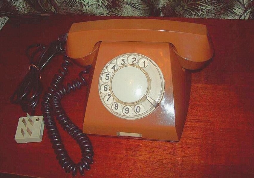 5. Телефон