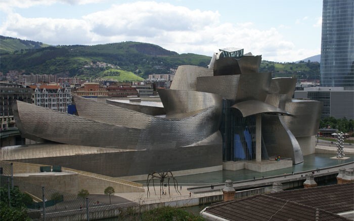 7. Музей Гуггенхайма в Бильбао, Испания
