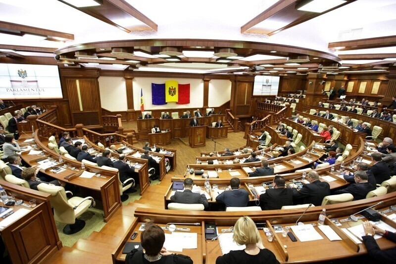 Парламент есть, а толку нет