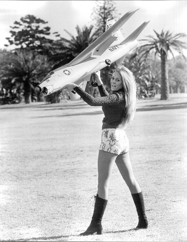 14 августа 1971 года. Австралия. Конкурс радиоуправляемых моделей, которые будут показаны на пилотажной программе "Транс Тасман". Фото Russell McPhedran.