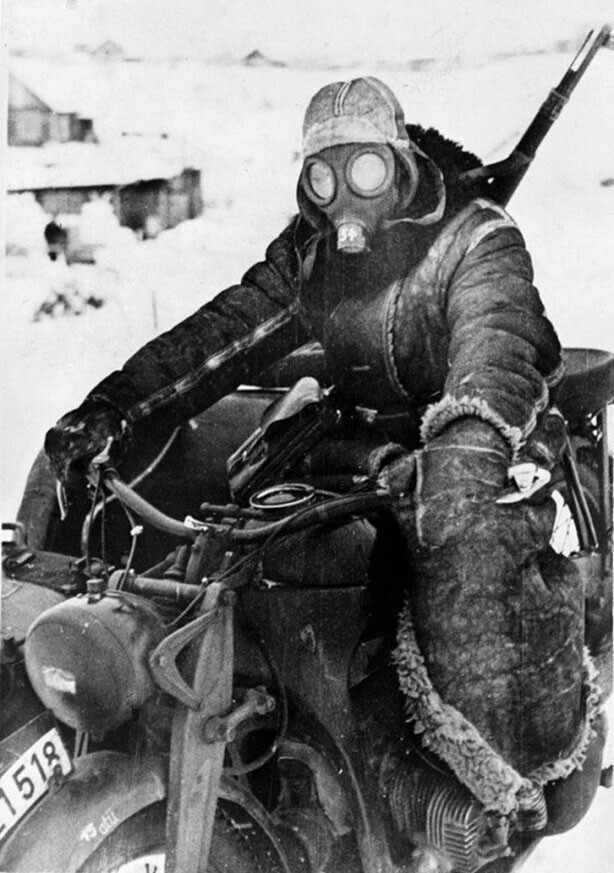 Мотоциклист вермахта и Русская зима,1942 год