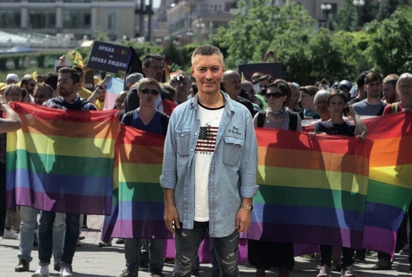 Что-то у нас Екатеринбург сегодня весь день в цветах ЛГБТ